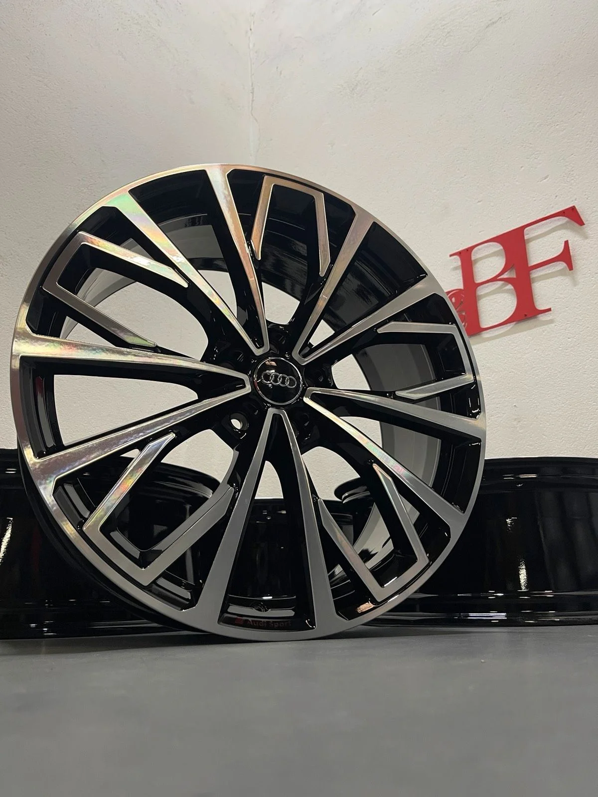 Bi-Color Pulverbeschichtung Beispiel 1